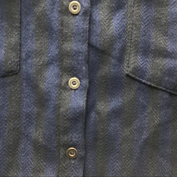 RVCA Vedder Button Up Cropped Flannel shirt Sz L - Picture 7 of 8